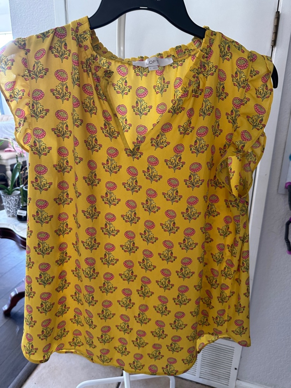 LOFT Yellow Floral V-Neck Cap Sleeve Camisole